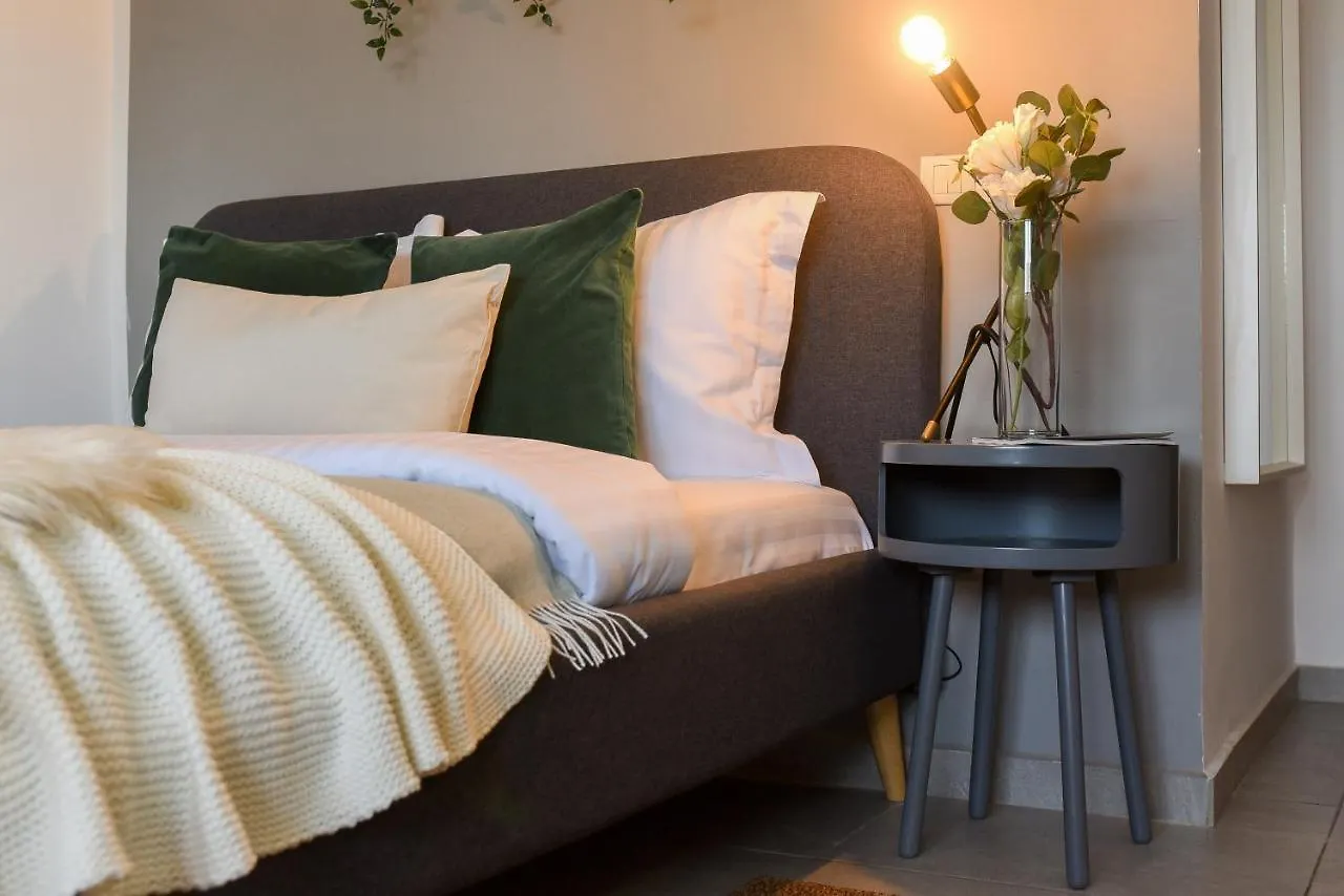 Apartment Read All About It - Stylish Central Studio Bucharest