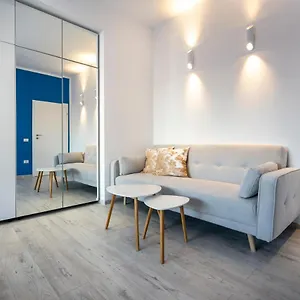 Blue Design In Magheru Bucureşti