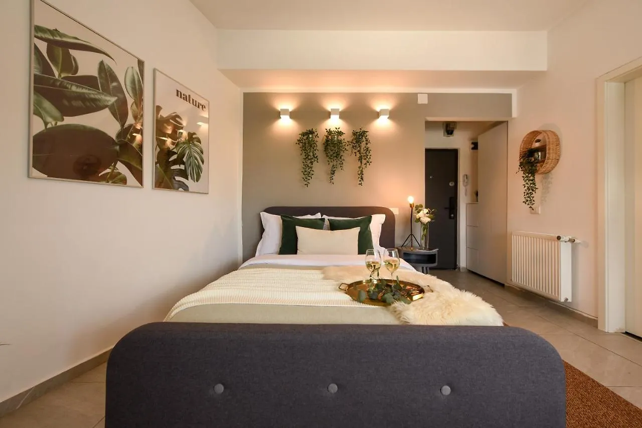 Read All About It - Stylish Central Studio Bucureşti