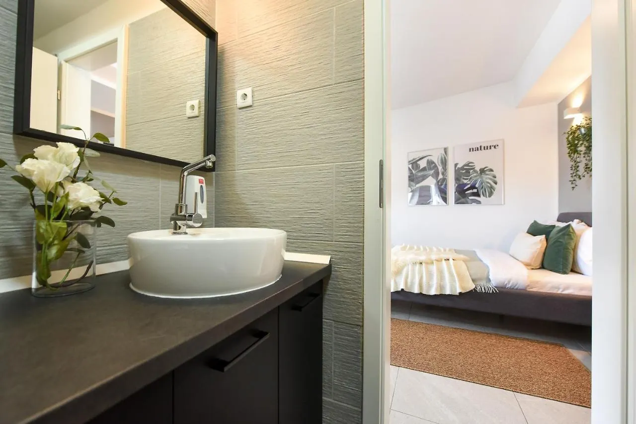 Apartament Read All About It - Stylish Central Studio Bucureşti