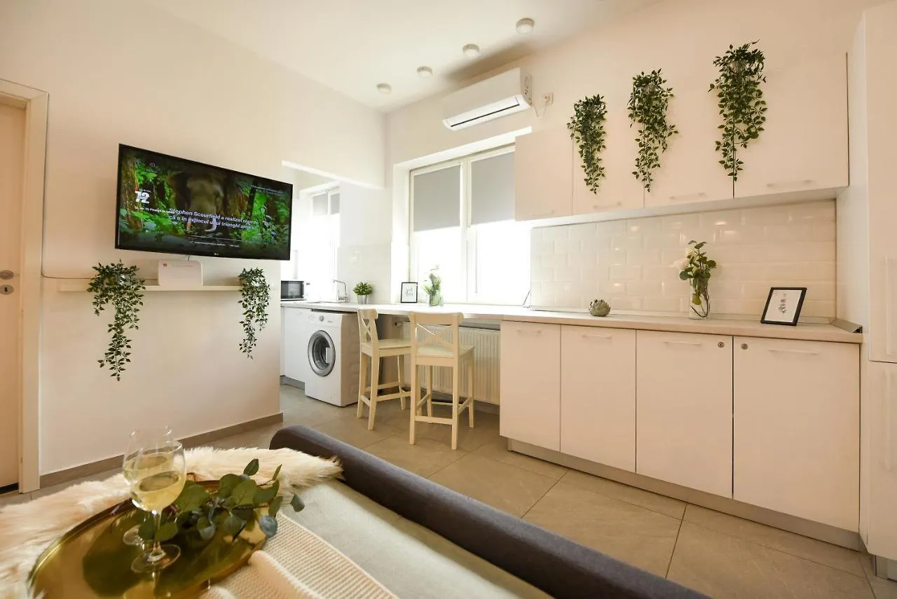 Апартаменты Read All About It - Stylish Central Studio Бухарест