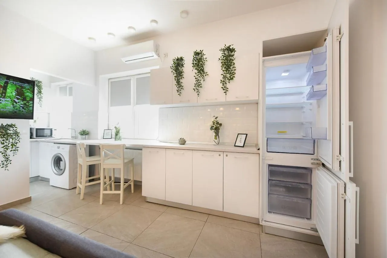 Read All About It - Stylish Central Studio Bucureşti